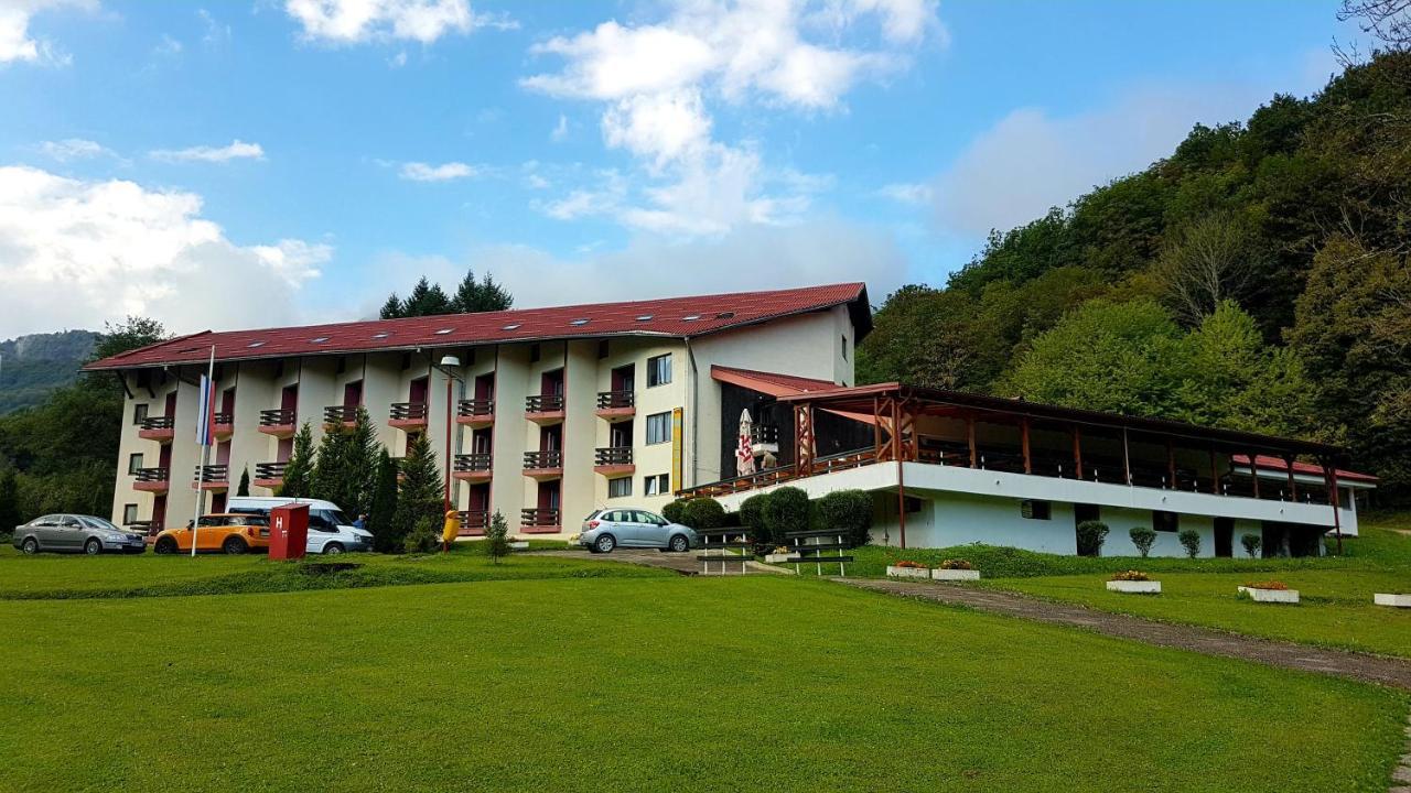 Hotel Mladost Tjentiste Exterior foto
